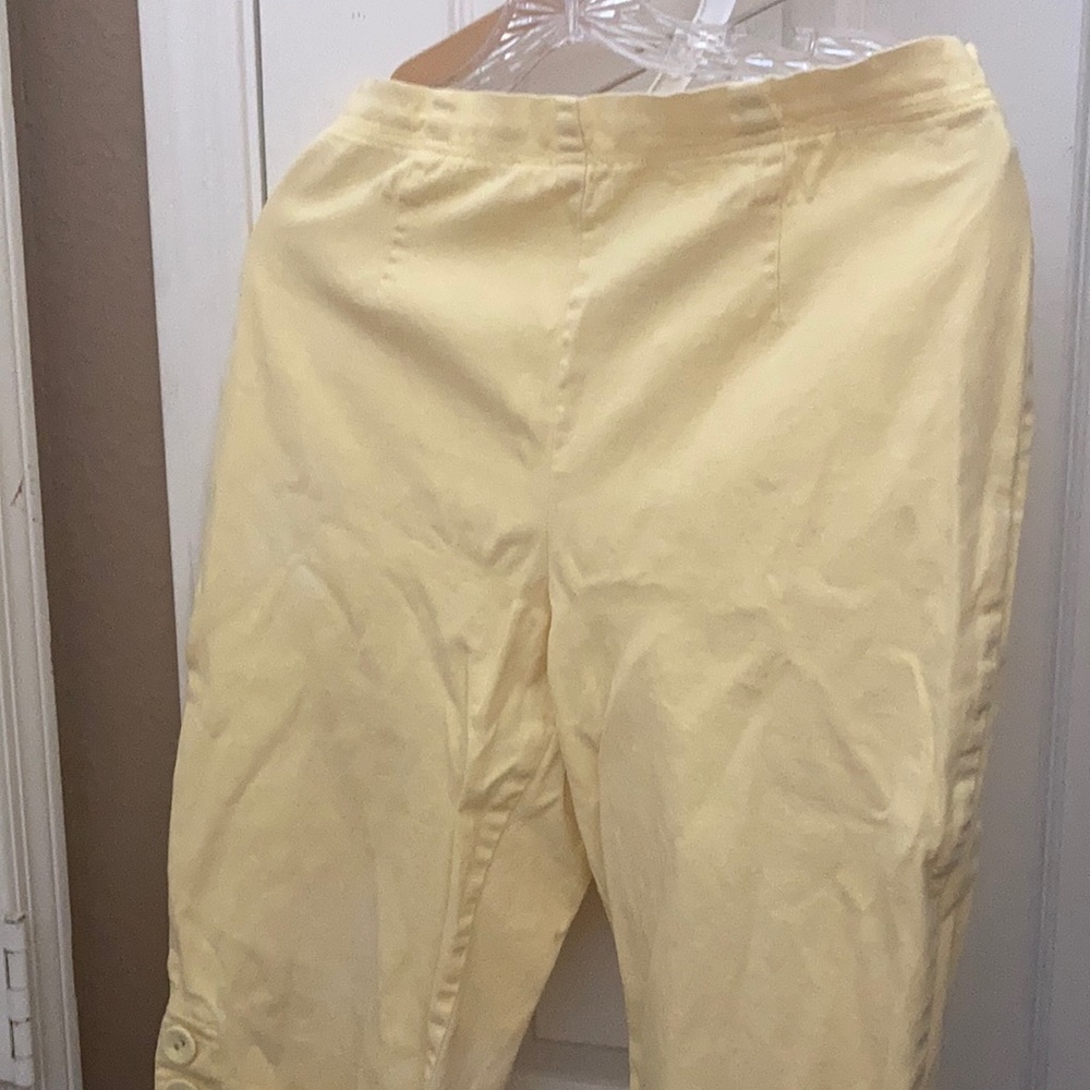 FINAL MARKDOWN Denim and company capris small